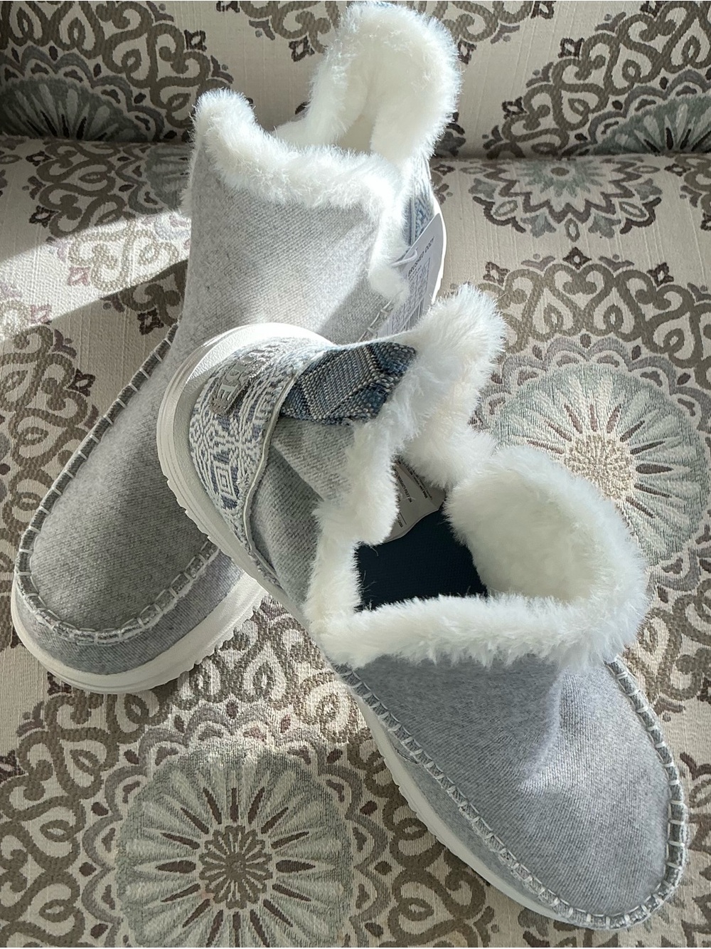 Women’s Hey Dude Cozy Boho Style Faux Fur Trimmed Boots size 10 -New with tags